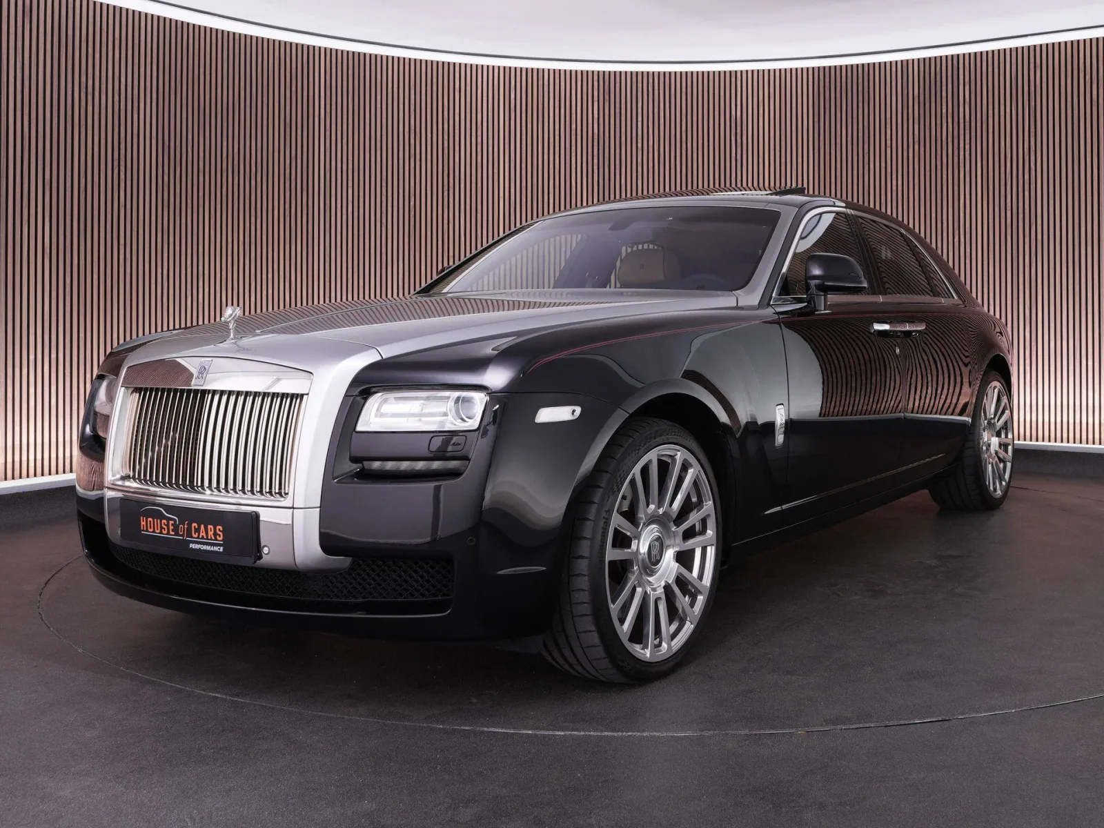 Rolls-Royce Ghost (2014) — foto 1