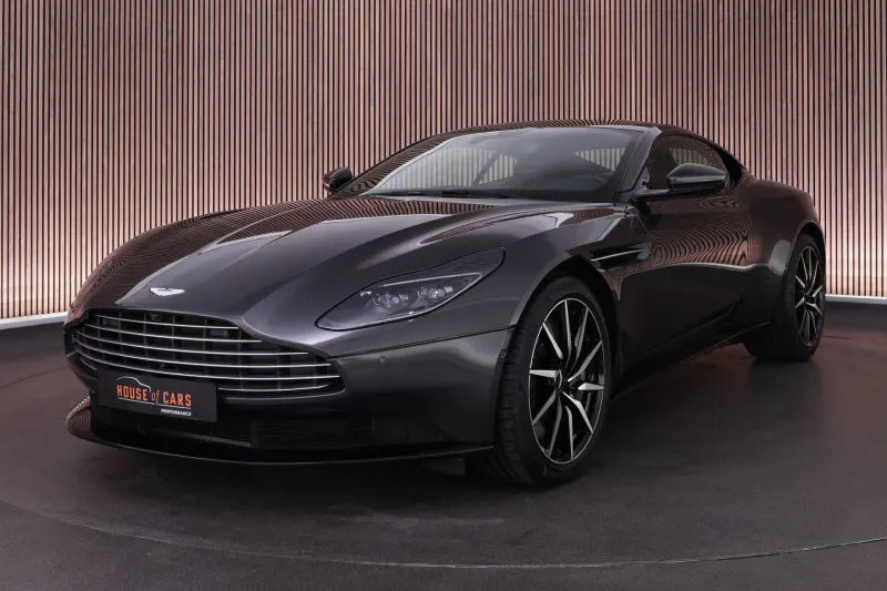 Aston Martin DB11 (2018)