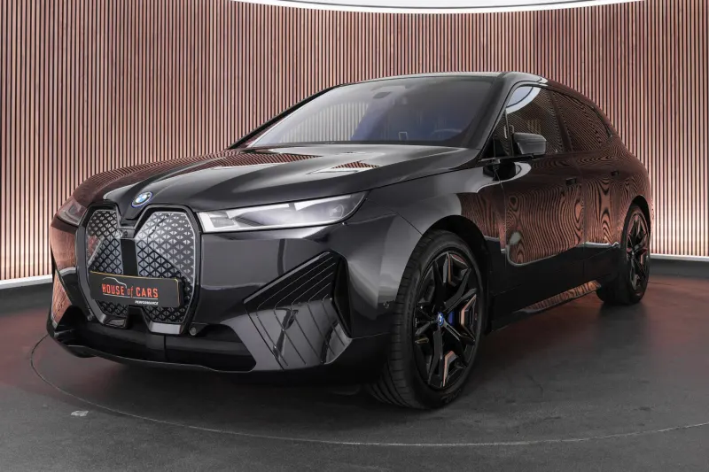 BMW iX (2023)