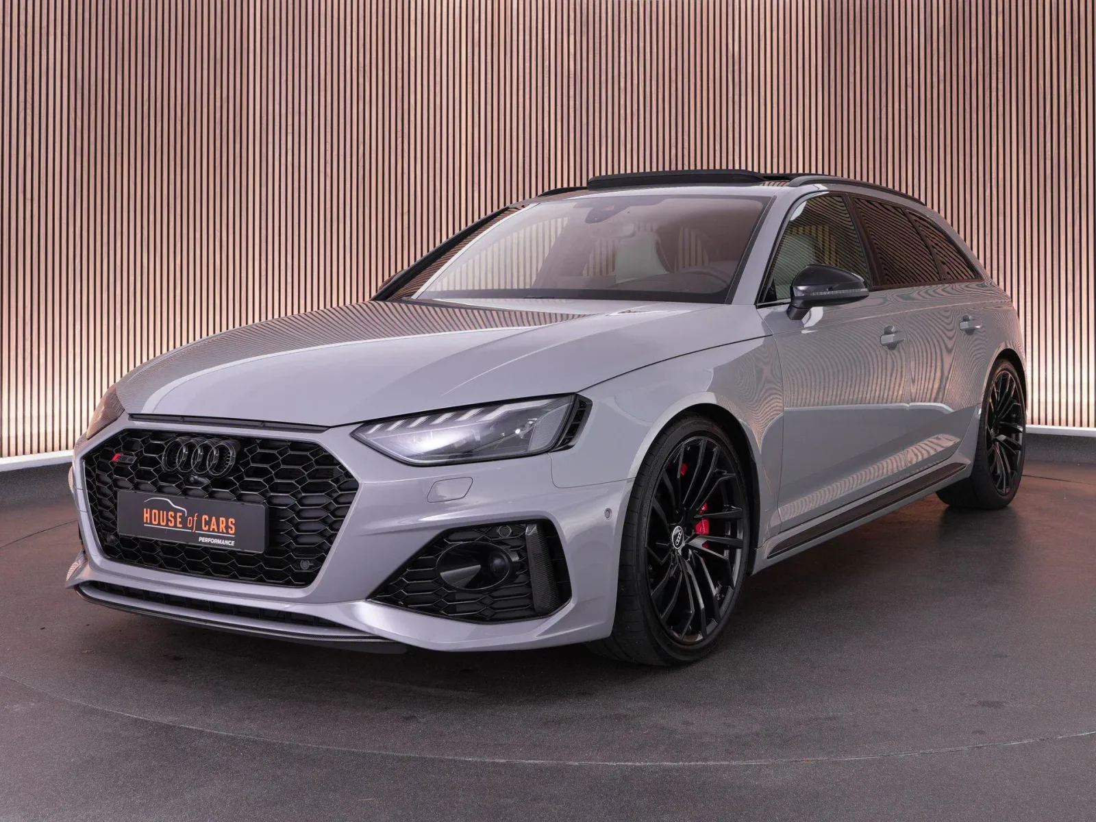 Audi RS4 (2021) — foto 1