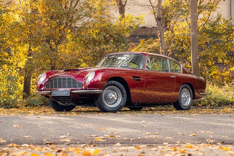 Aston Martin DB6 (1967)