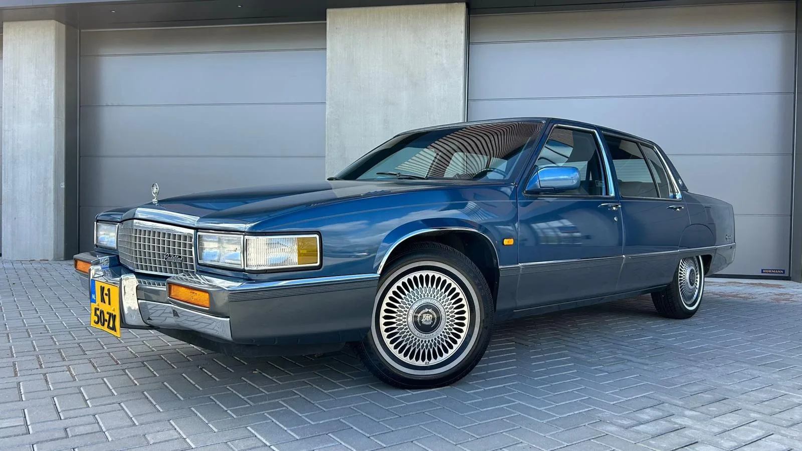 Cadillac DE VILLE (1989) — foto 1