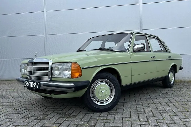 Mercedes-Benz 200-Serie (1977)