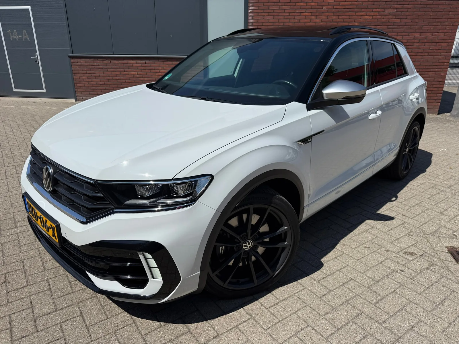 Volkswagen T-Roc (2021) — foto 1