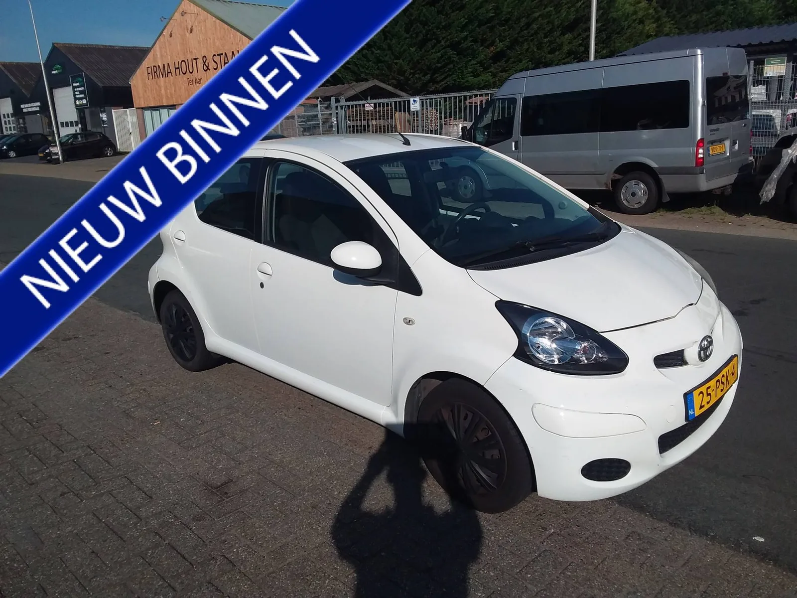 Toyota Aygo (2011) — foto 1