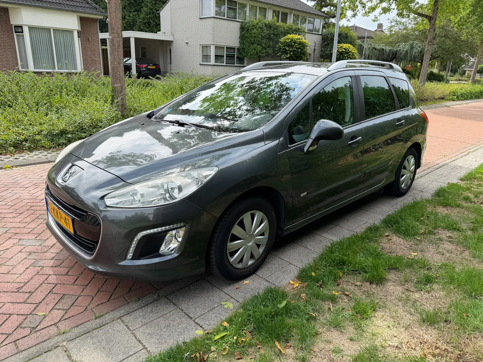 Peugeot 308 (2013) — foto 1