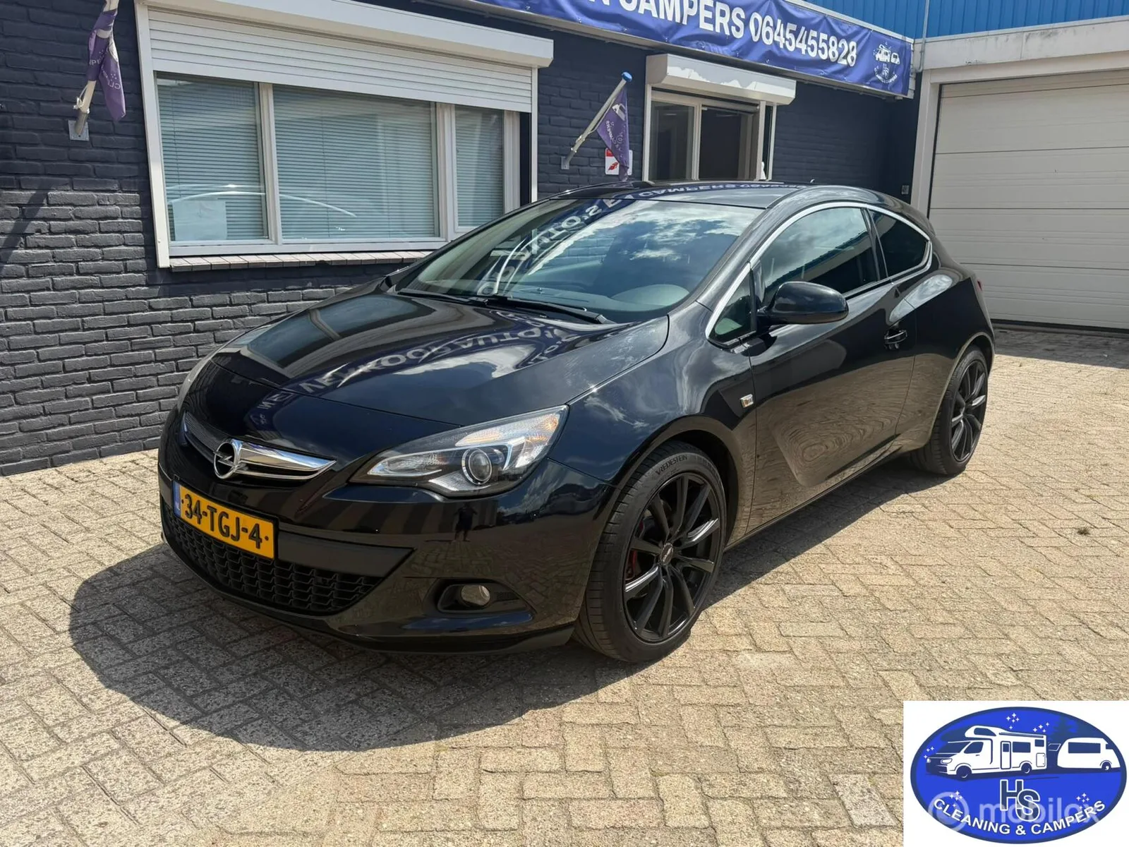 Opel Astra GTC (2012) — foto 1