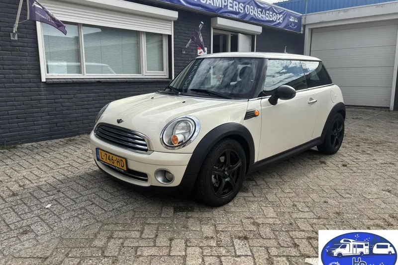 MINI One (2010)