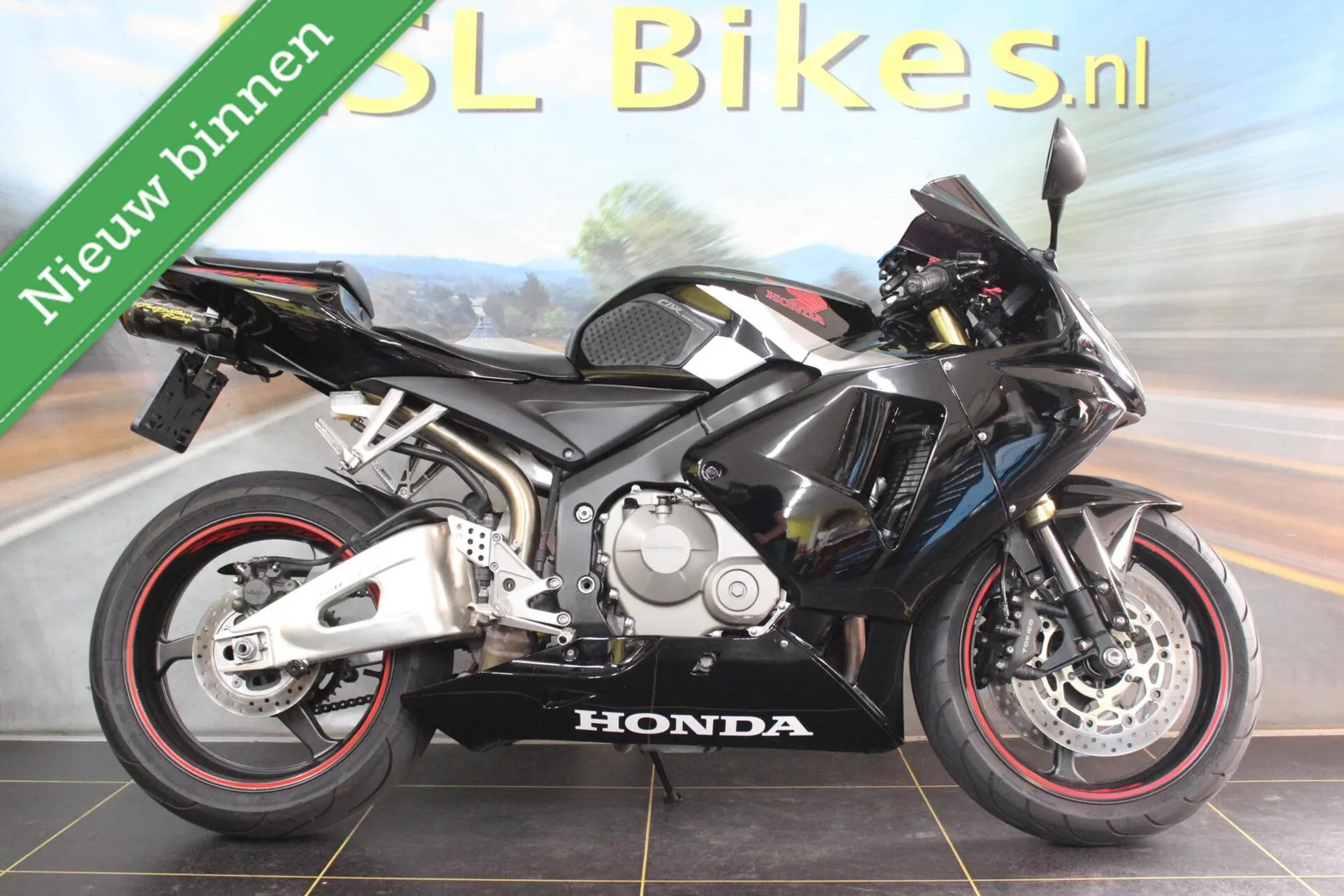 Honda CBR 600 RR (2005) — foto 1