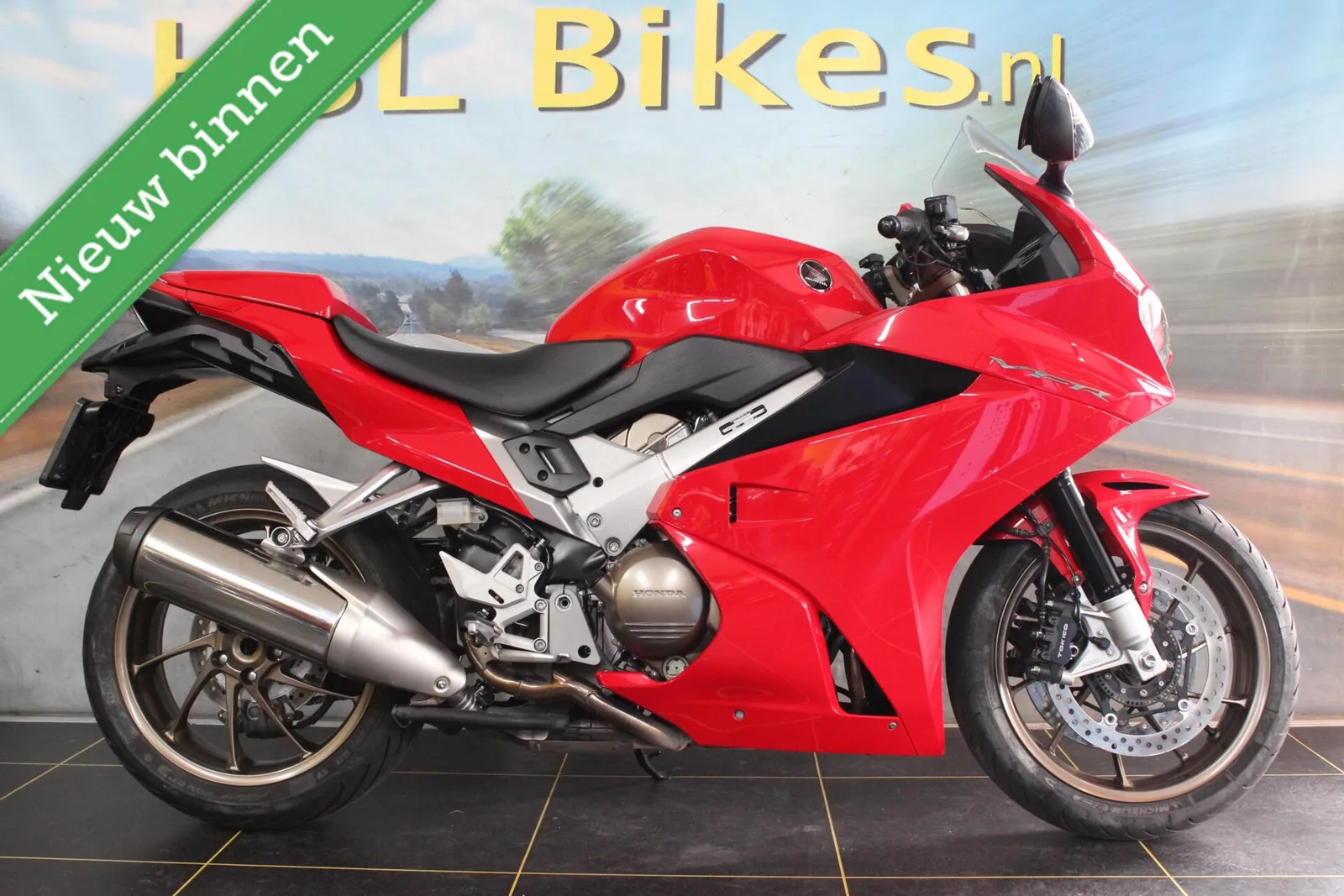 Honda VFR 800 (2015) — foto 1