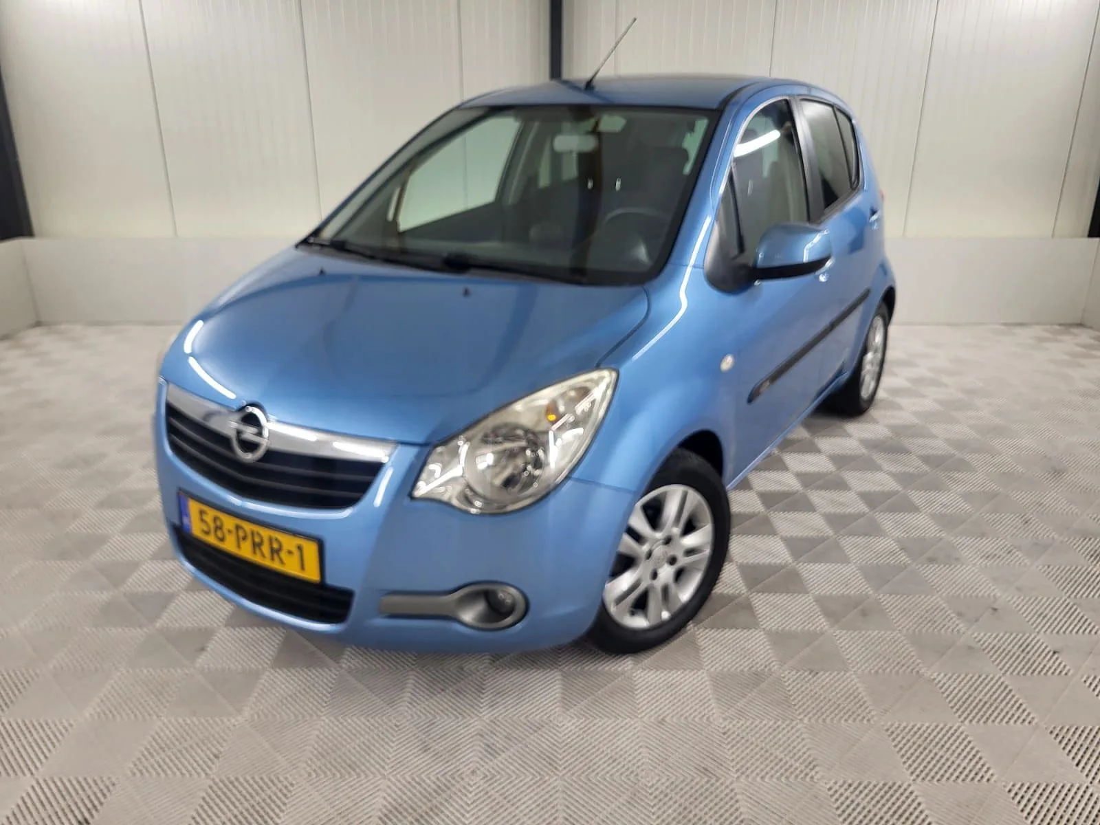 Opel Agila (2011) — foto 1