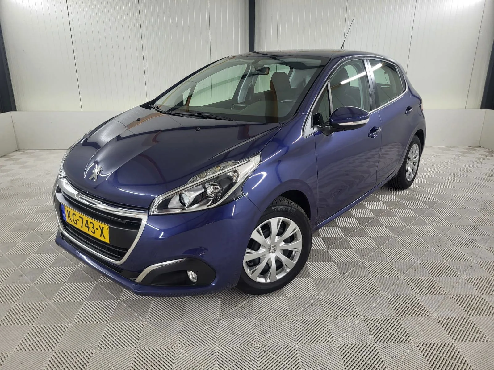 Peugeot 208 (2016) — foto 1