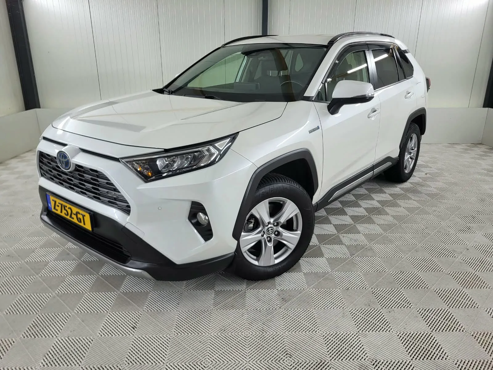 Toyota RAV4 (2019) — foto 1
