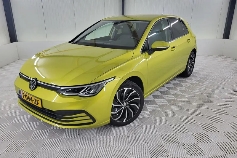 Volkswagen Golf (2023)