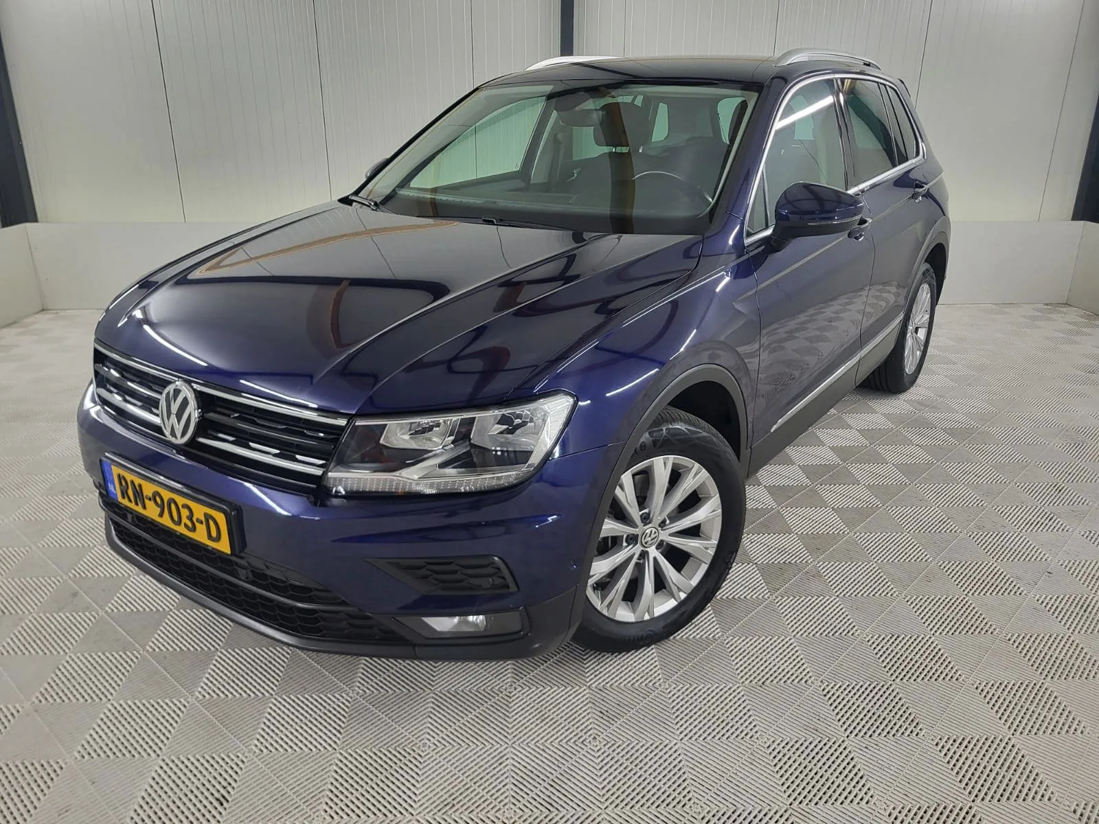 Volkswagen Tiguan (2018) — foto 1