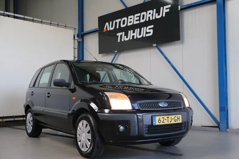 Ford Fusion (2006)