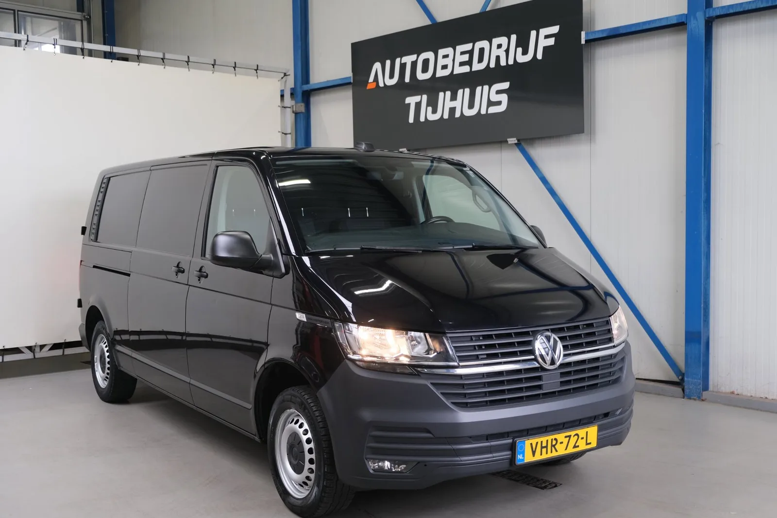 Volkswagen Transporter (2021) — foto 1
