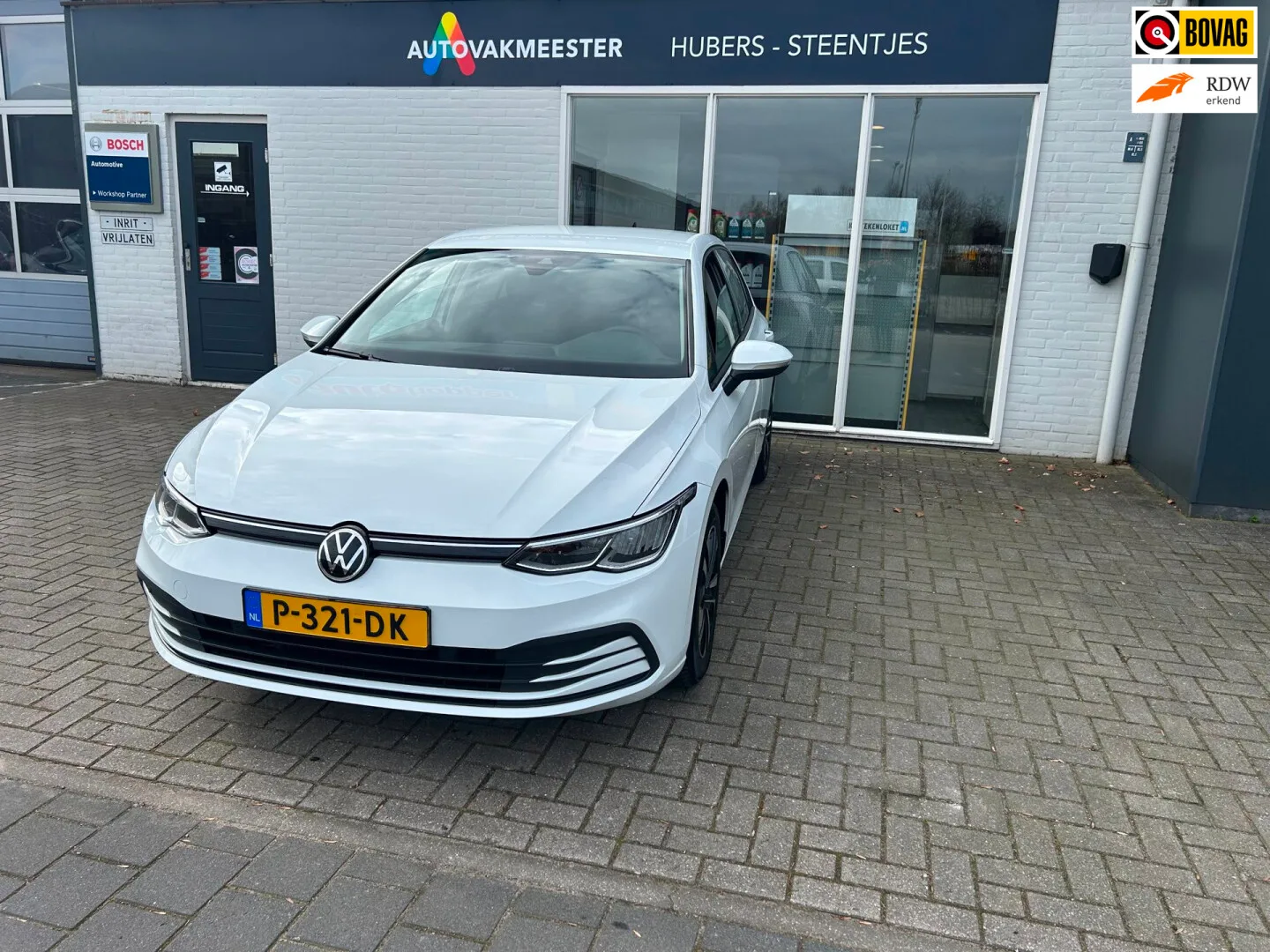 Volkswagen Golf (2021) — foto 1