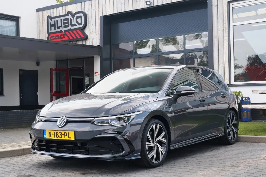 Volkswagen Golf (2021) — foto 1