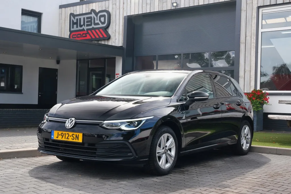 Volkswagen Golf (2020) — foto 1