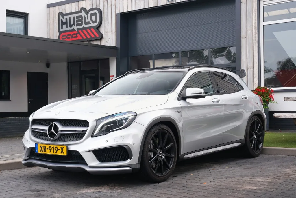 Mercedes-Benz GLA (2015) — foto 1