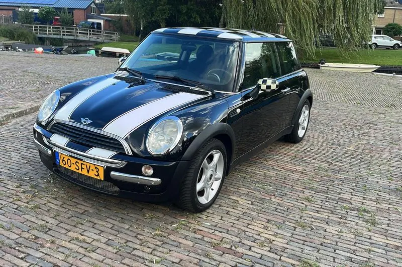 MINI One (2003)
