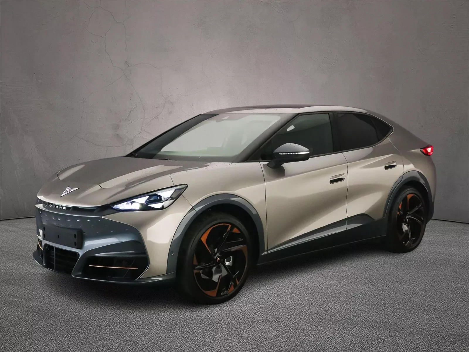 CUPRA Tavascan (2025) — foto 1