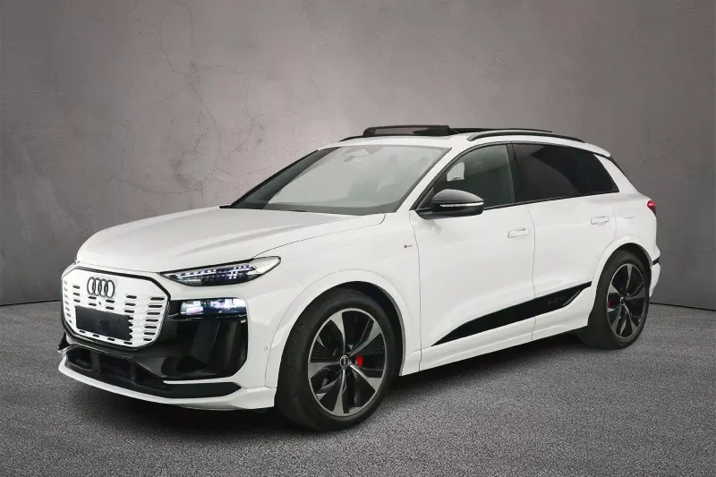 Audi Q6 e-tron (2025)