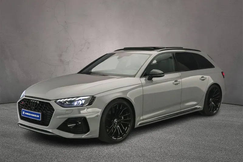 Audi RS4 (2023)