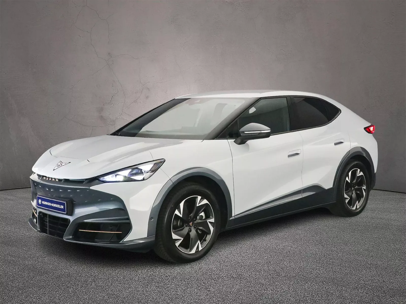 CUPRA Tavascan (2024) — foto 1