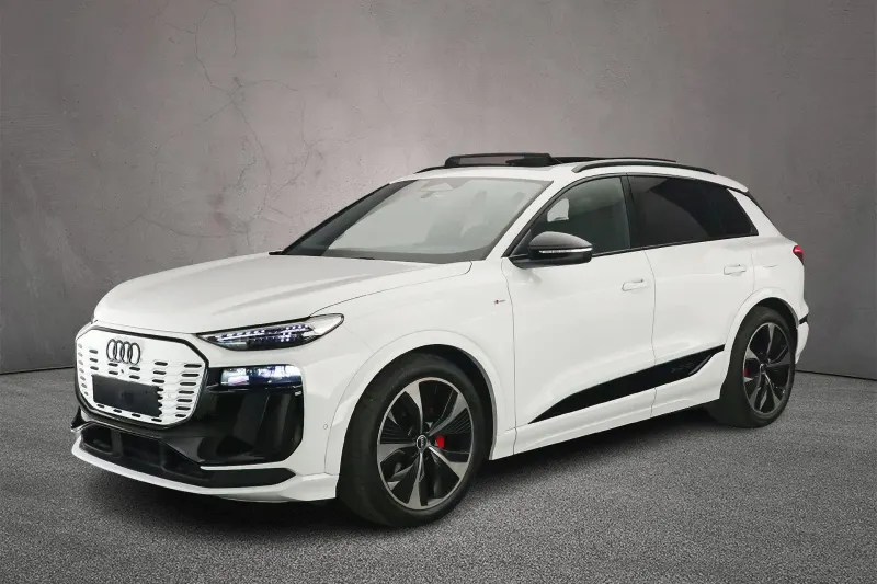 Audi Q6 e-tron (2025)