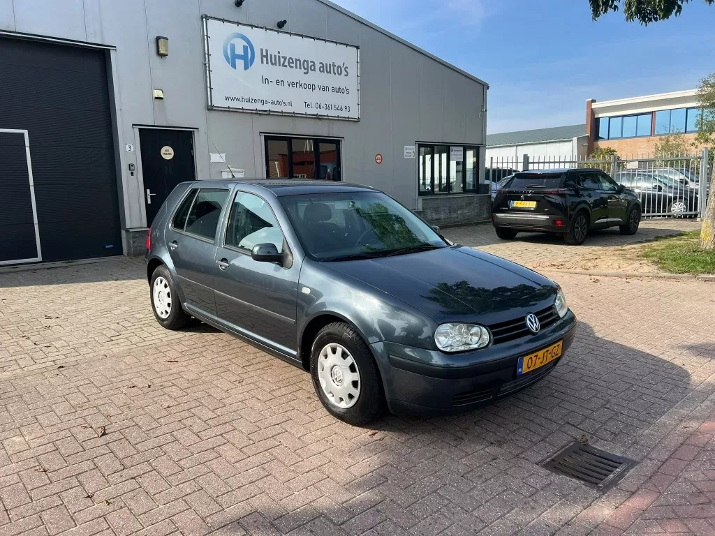 Volkswagen Golf (2002) — foto 1