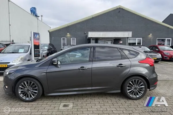 Ford Focus (2018) — foto 1