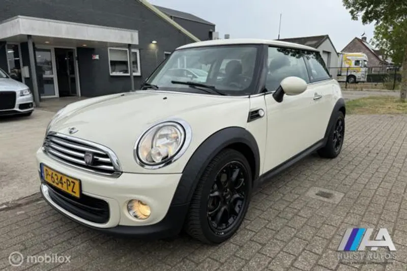 MINI One (2013)