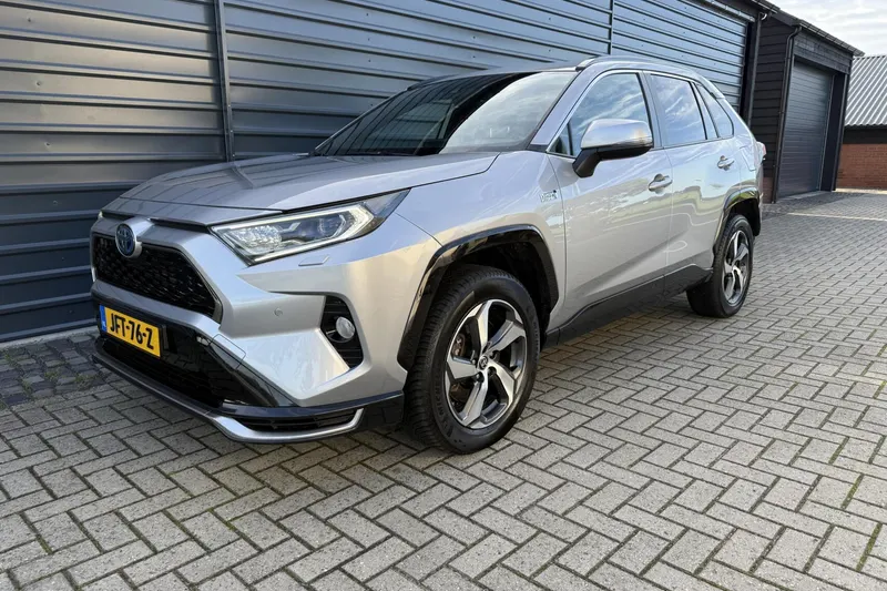 Toyota RAV4 (2021)