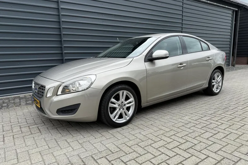 Volvo S60 (2012)