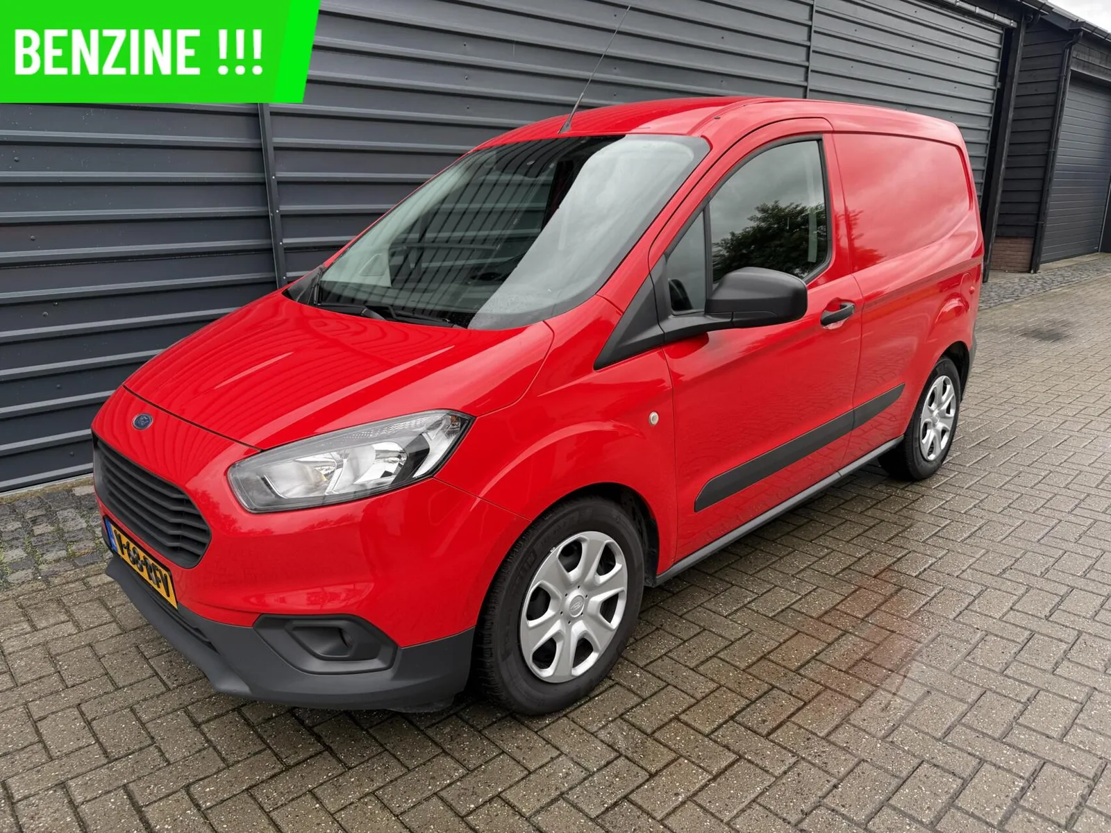 Ford Transit Courier (2022) — foto 1