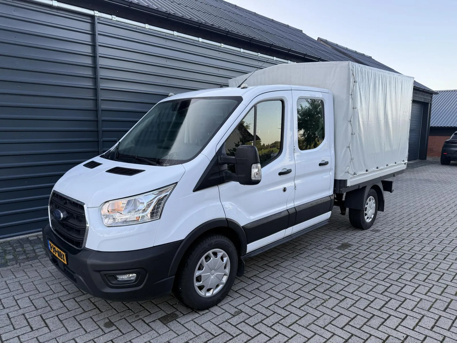 Ford Transit (2020) — foto 1