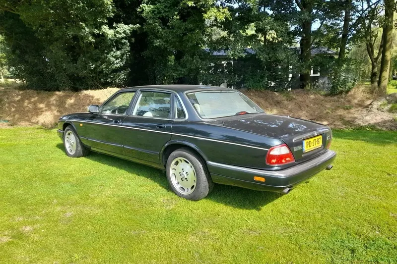 Jaguar XJ (1996)