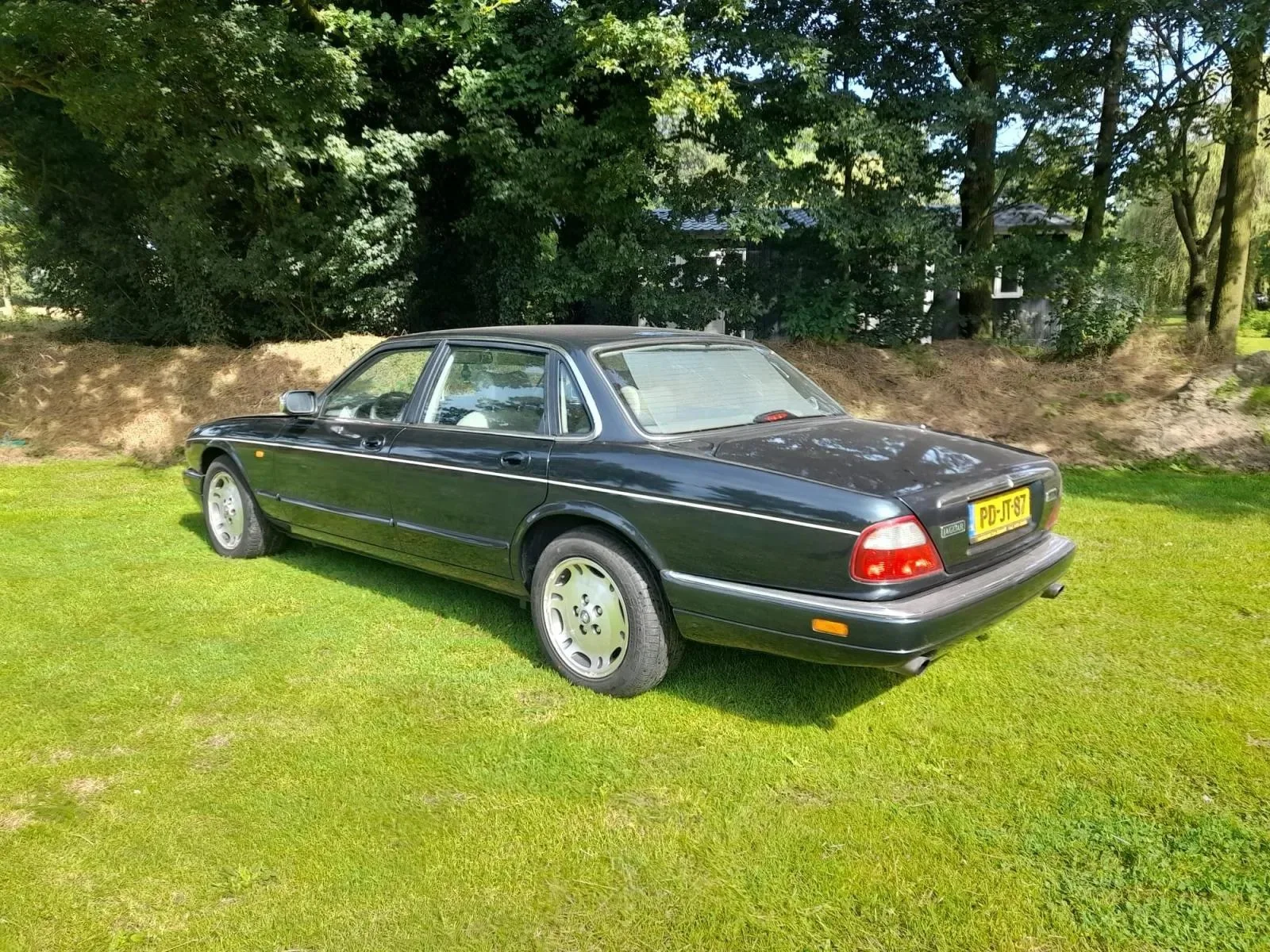 Jaguar XJ (1996) — foto 1