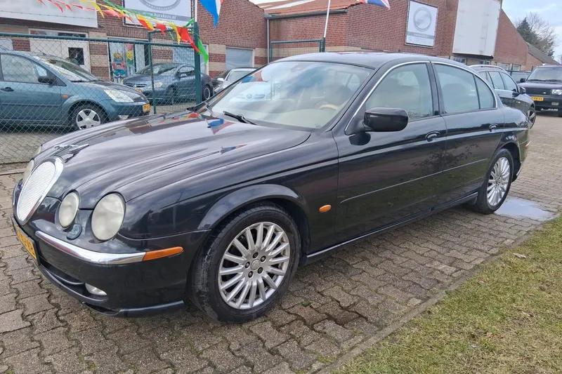 Jaguar S-Type (2000)