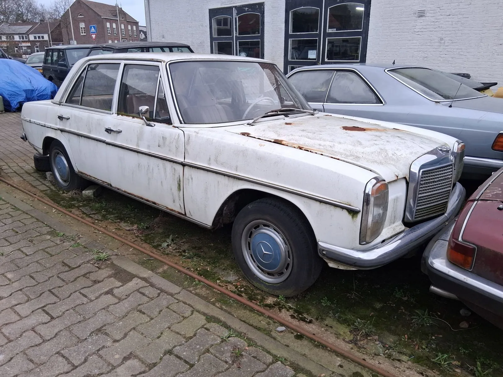 Mercedes-Benz 200-Serie (1971) — foto 1
