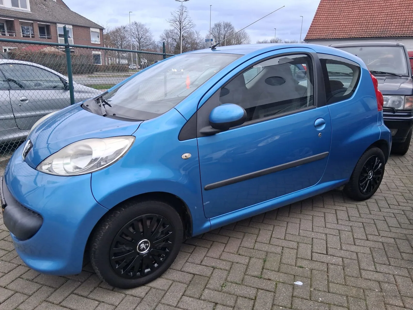 Peugeot 107 (2008) — foto 1
