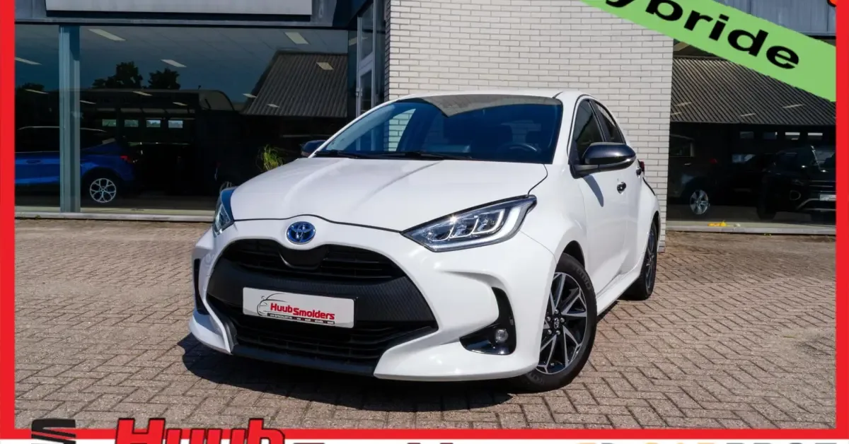 Toyota Yaris (2023) — foto 1