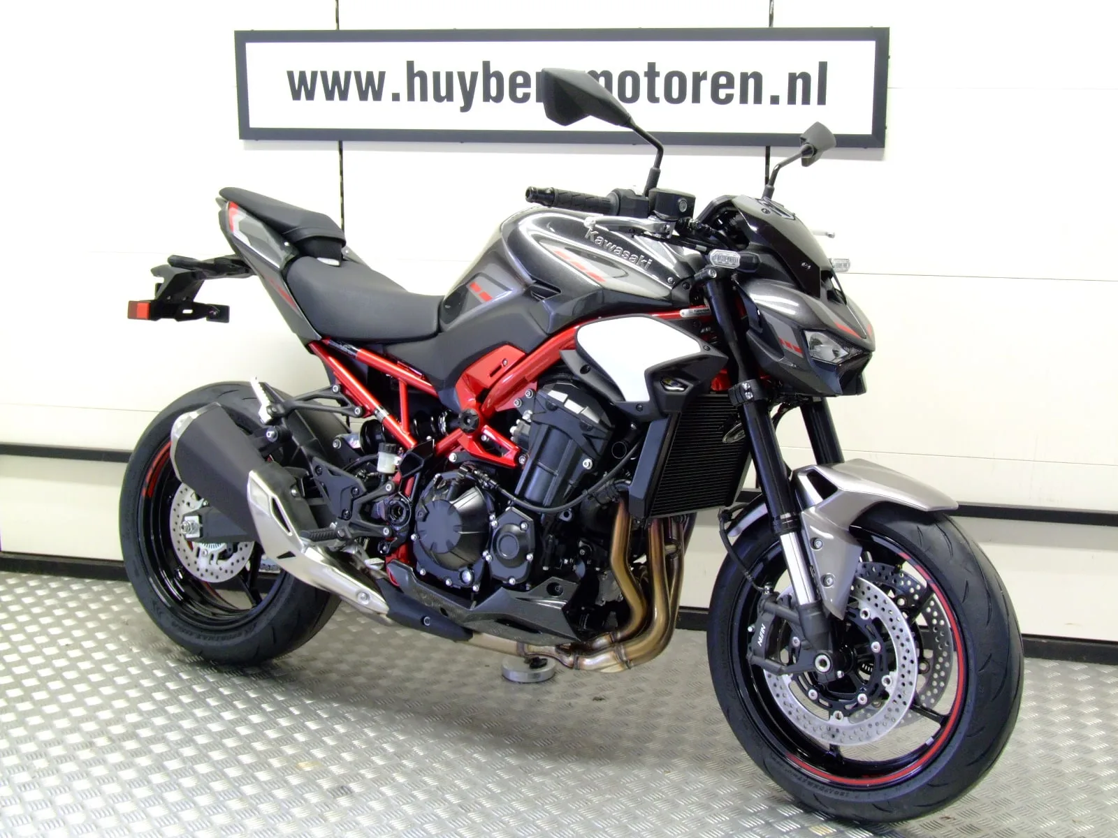 Kawasaki Z900 (2026) — foto 1