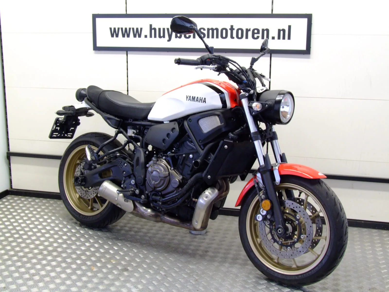 Yamaha XSR700 (2022) — foto 1