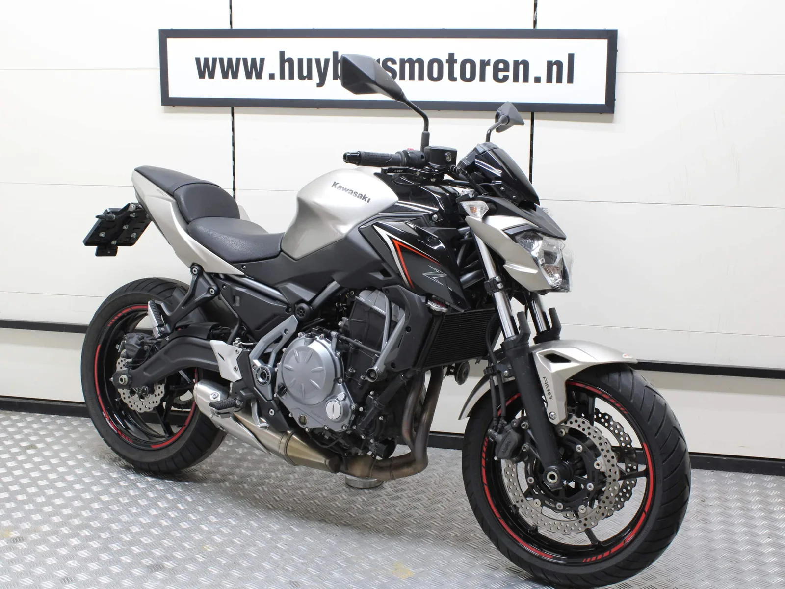 Kawasaki Z650 (2017) — foto 1