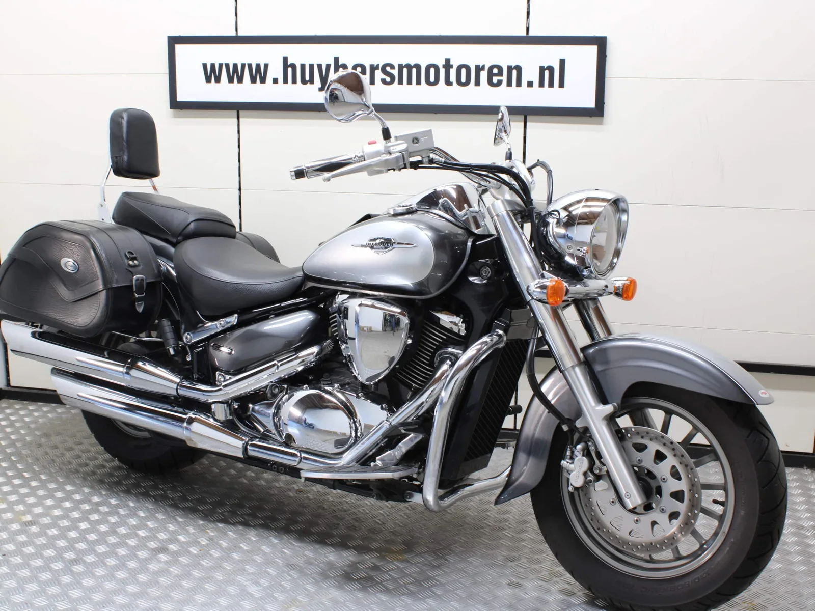 Suzuki C800 Intruder (1963) — foto 1