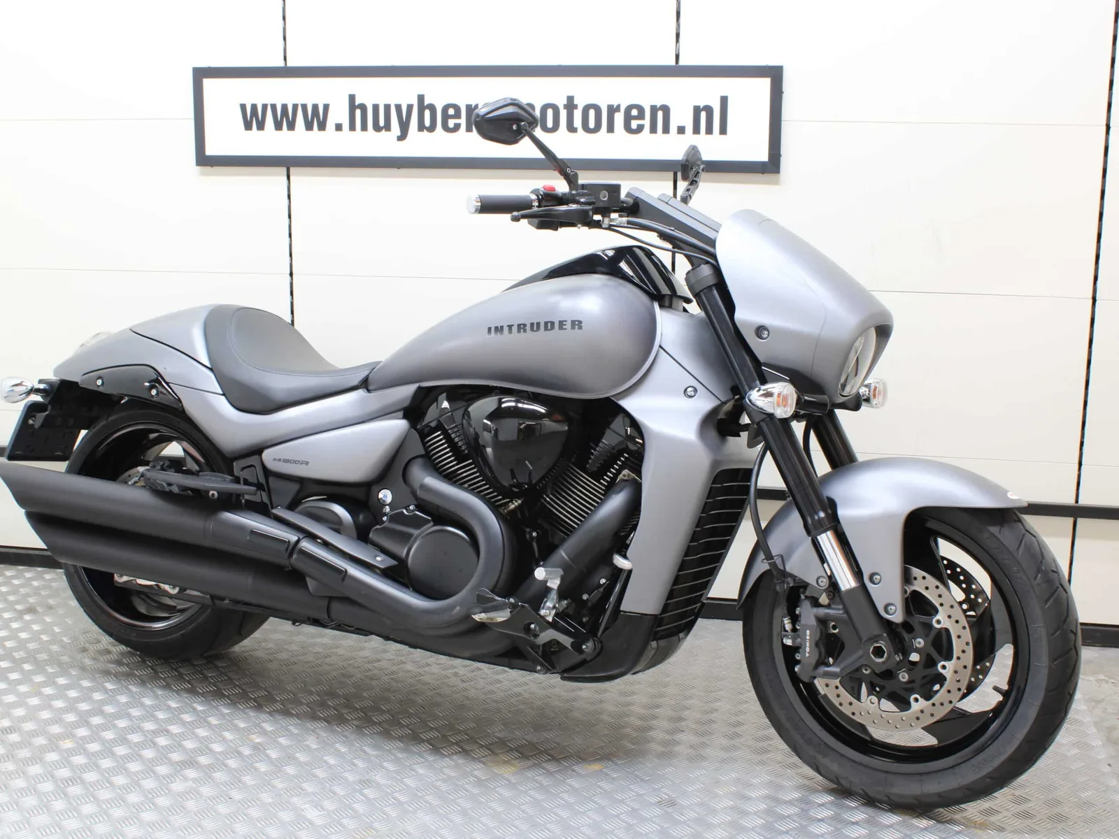 Suzuki M1800R Intruder (2016) — foto 1