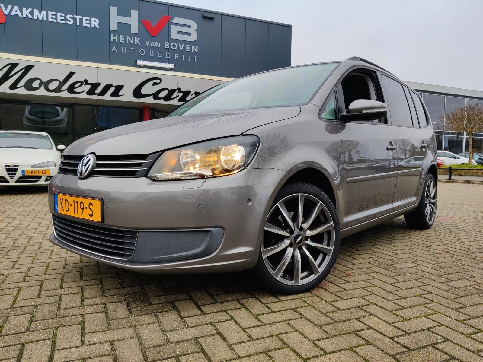 Volkswagen Touran (2011) — foto 1